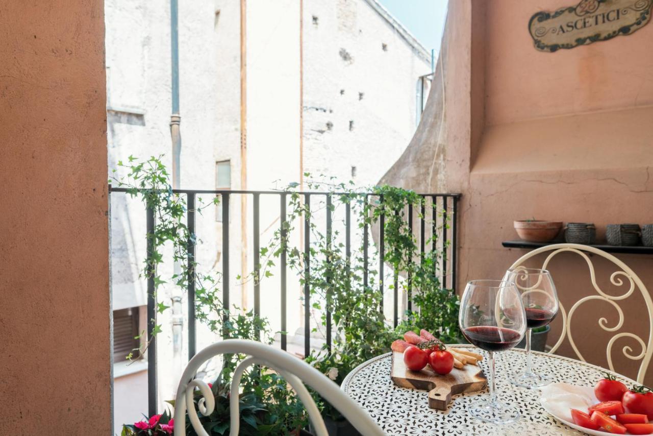 Domus Quiritum Charming, Appartamento D'Epoca A Campo De' Fiori Рим Экстерьер фото